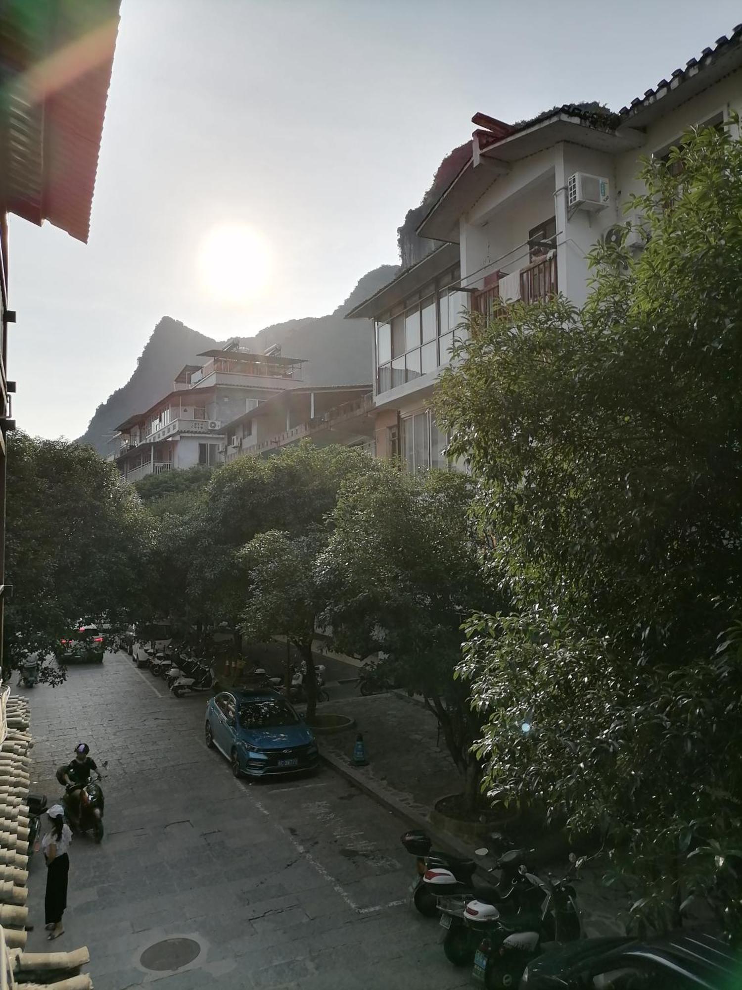 Lazzy Inn Yangshuo Exterior photo